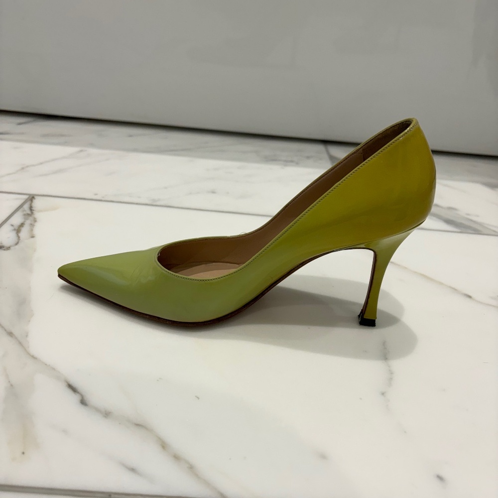 Manolo Blahnik Patent Leather Pumps Size EU35 / 5B - Picture 4 of 10